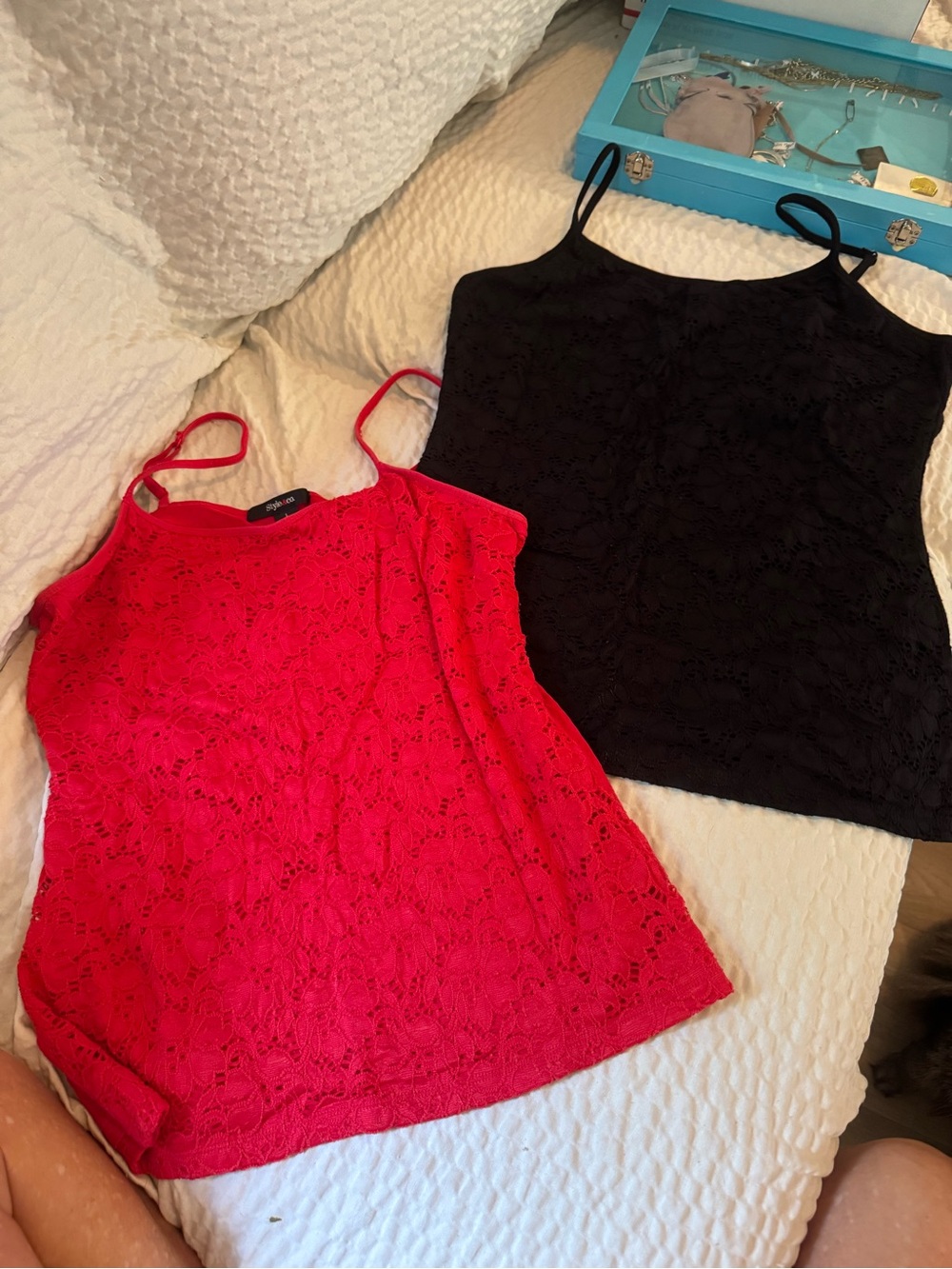 Style and co large Express Lace Cami Tank Top -red and black